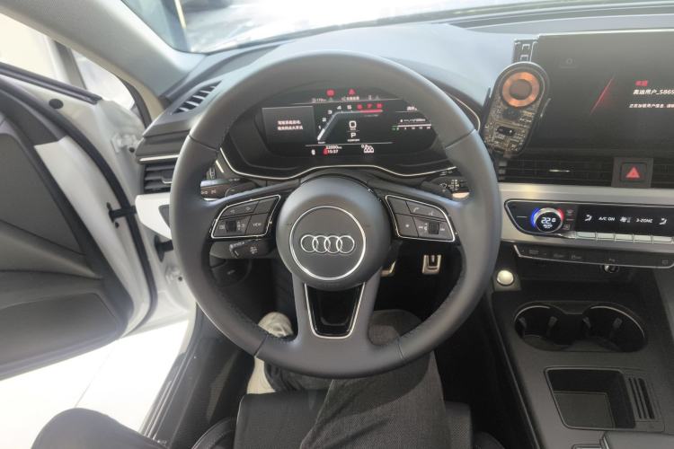 Used Audi A4L 2024 40 TFSI Fashion Dynamic Model Steering Wheel