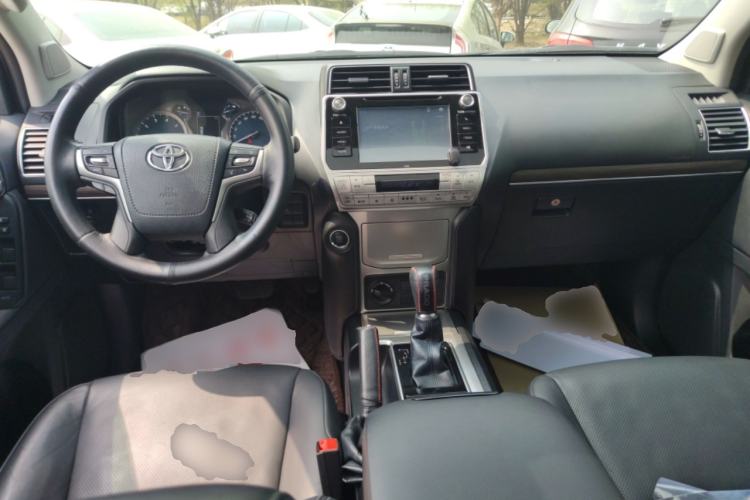 Used Toyota Prado  Center Console
