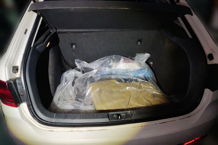 Used Volkswagen Gran Lavida 2013 1.6L Automatic Fashion Model