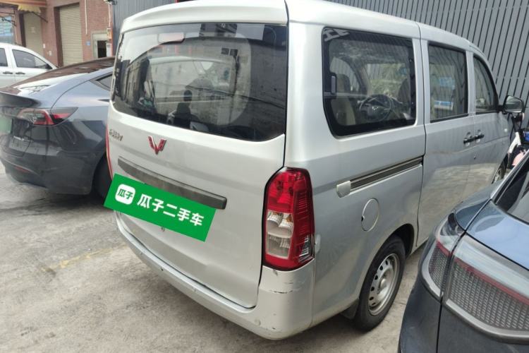 Used Wuling Rongguang V 2016 1.5L Standard Version
