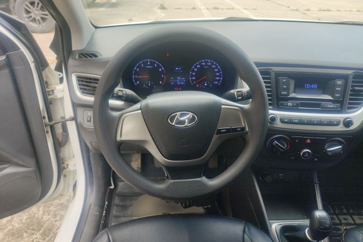 Used Hyundai Verna (new generation) 2016 1.4L Manual Cool Edition GLS Steering Wheel