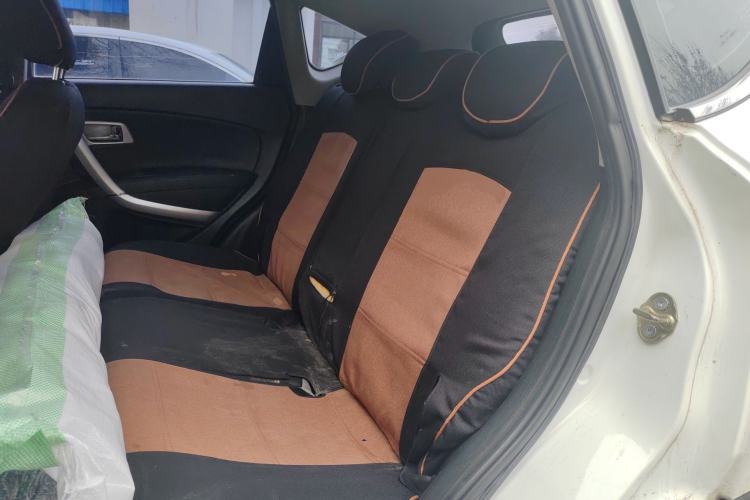 Used Bestune X80 2013 2.0L automatic comfort version
