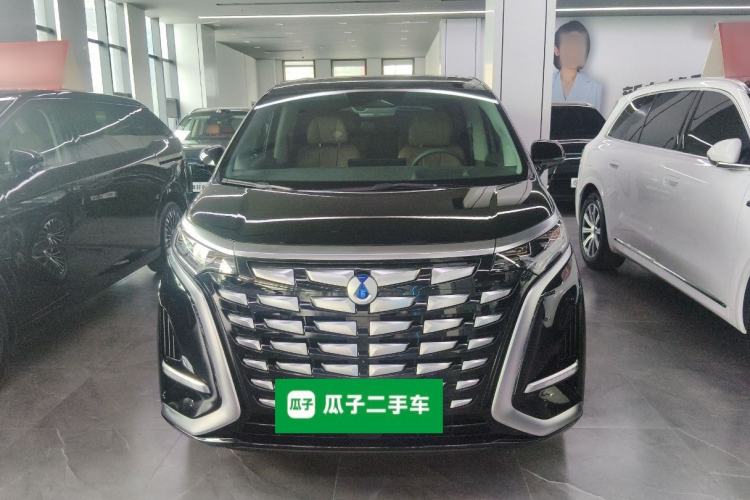 Used Denza D9 2022 DM-i 970 Four-Wheel Drive Prestige Model Front