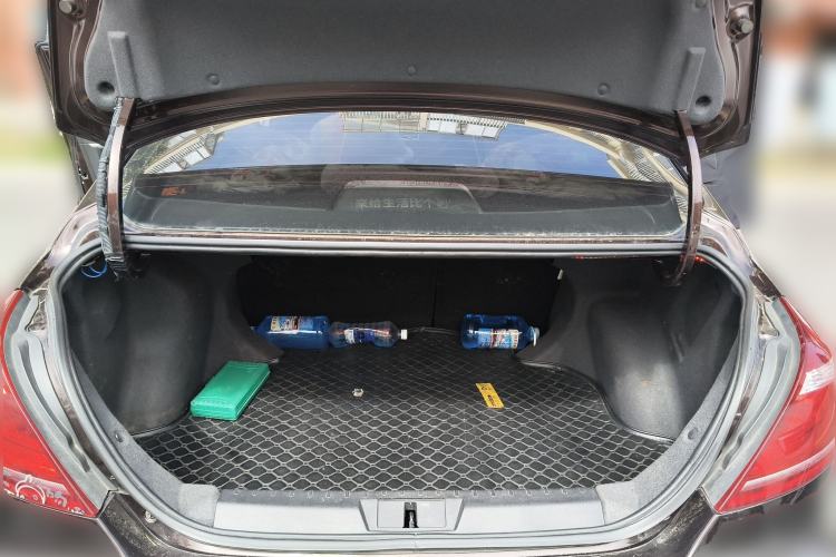 Used Geely Auto Emgrand 2016 Sedan 1.5L CVT Upward Version
