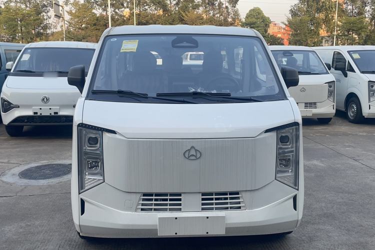 Used CHANGAN KUAYUE Starlight EV 2025 Model 7-Passenger Passenger Vehicle, 300 km, Luxury Edition Exterior 1