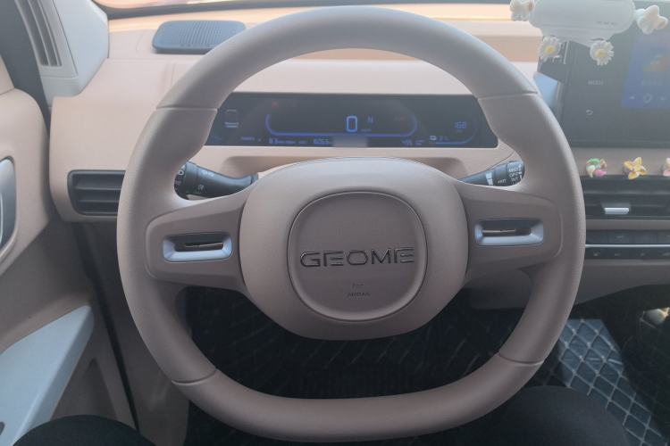 Used Geely Galaxy Panda 2024 Panda Mini 200km Endurance Bear Steering Wheel