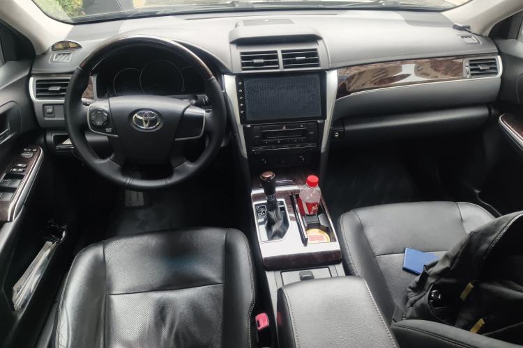 Used Toyota Camry 2016 2.0G 10th Anniversary Leading Edition Center Console