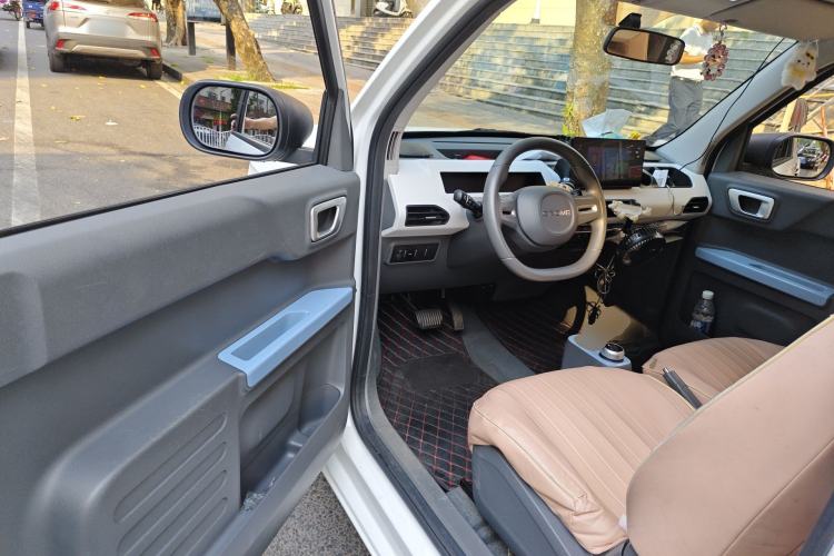 Used Geely Galaxy Panda 2023 Panda Mini 200km Endurance Bear Driver Seat