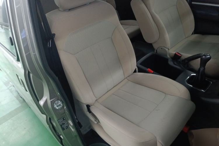 Used FORTHING Lingzhi 2023 M5L 1.6L Base Model 7 Seats
