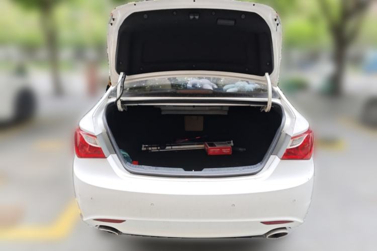 Used Hyundai Sonata 2014 2.0L Automatic Luxury Edition Trunk