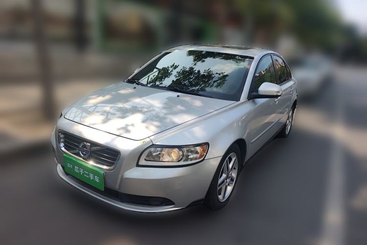 Used Volvo S40 2011 2.0L Automatic ZhiShang Edition Guazi used car, China used car export, Used car for sale, Used Volvo cars, Cheapest cars for sale