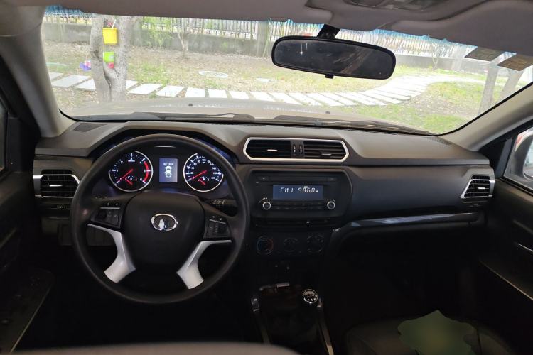 Used Great Wall Wingle 5 2017 2.0T European Version Diesel Two-Wheel Drive Advanced Large Double-Cab GW4D20E
