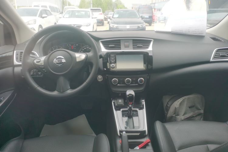 Used Nissan Sylphy 2018 1.6XV CVT Deluxe Edition Center Console