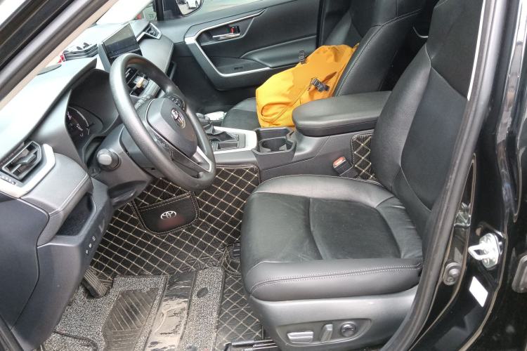 Used Toyota RAV4 2023 2.0L CVT Two-Wheel Drive Fashion Edition
