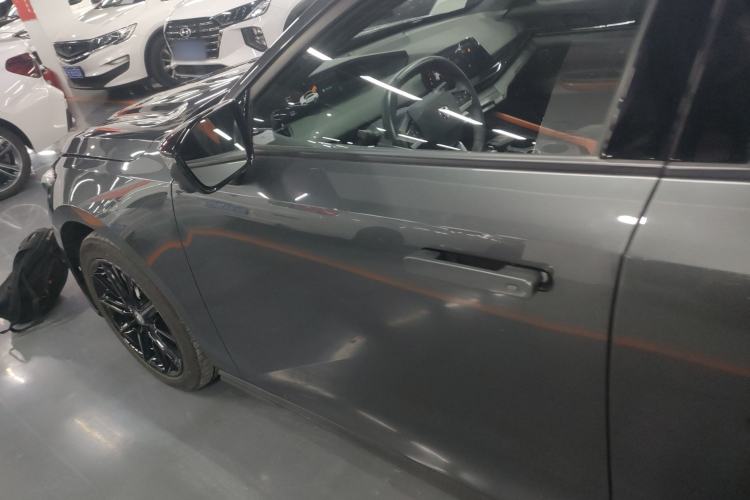 Used Changan UNI-V iDD 2023 ZhiDian iDD 1.5T 113km ZhiKu Model
