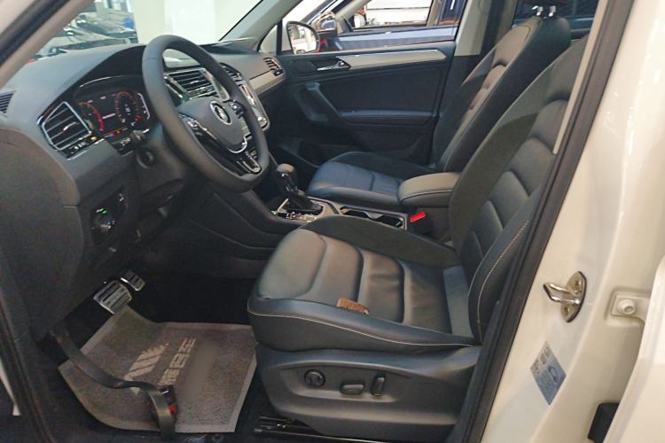 Used Volkswagen Tiguan L 2021 330TSI Automatic Two-Wheel Drive Smart Edition
