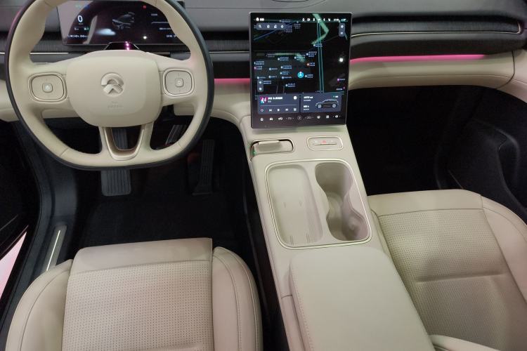 Used Nio ES6 2023 75 kWh Center Console