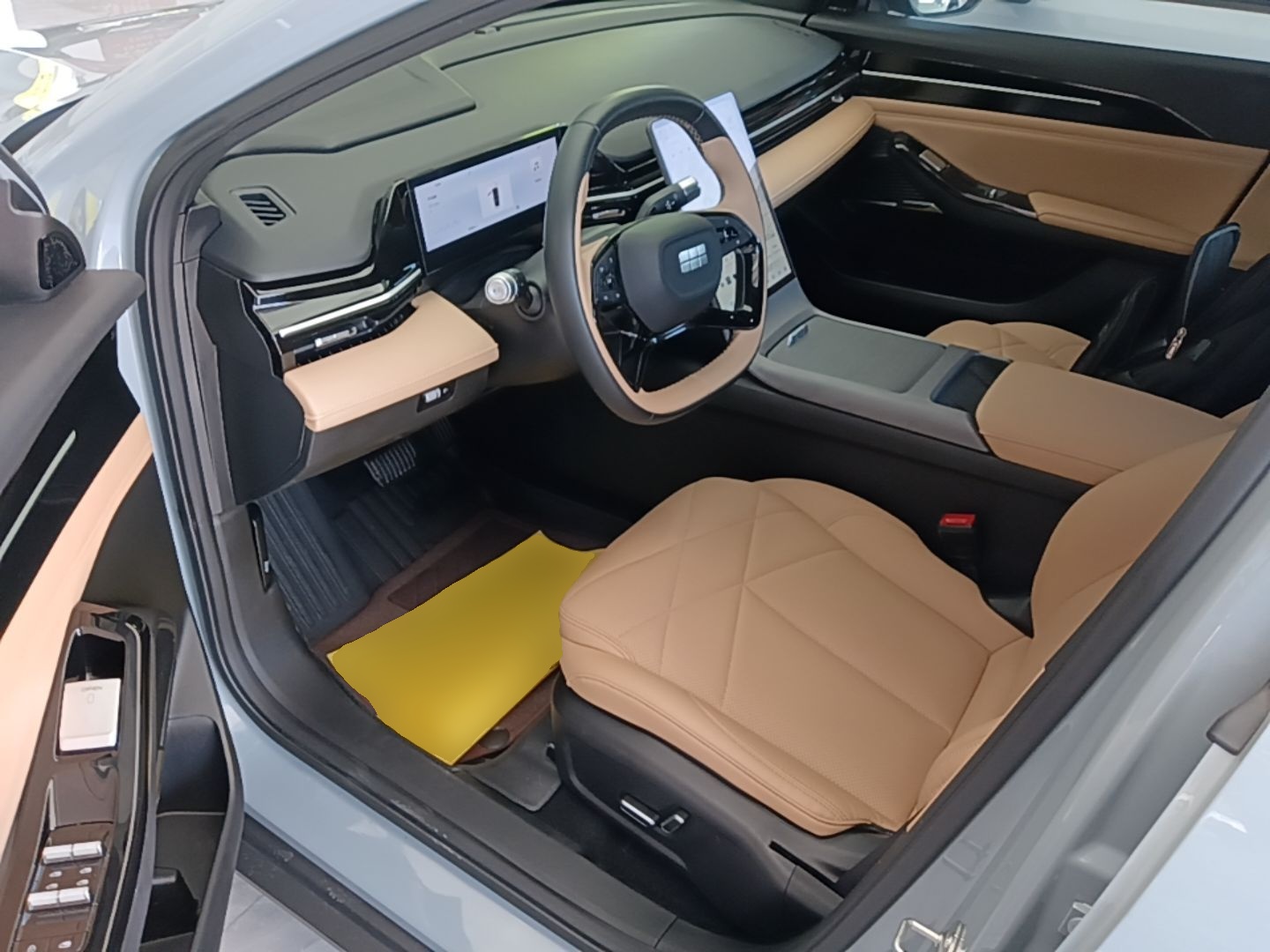 Geely Galaxy L6 2024 125km PLUS Dragon Edition — снимка 17