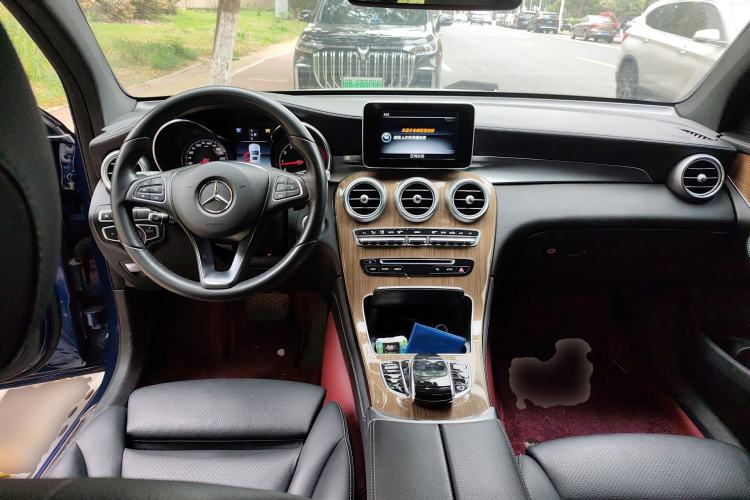 Used Mercedes-Benz GLC Coupe 2017 GLC 260 4MATIC Coupe SUV Center Console