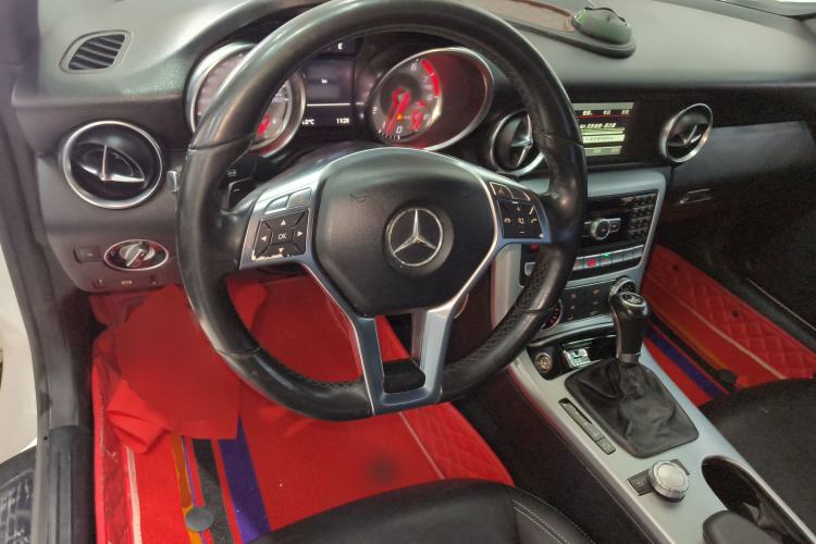 Used Mercedes-Benz SLK-Class 2011 SLK 200 Fashion Model
