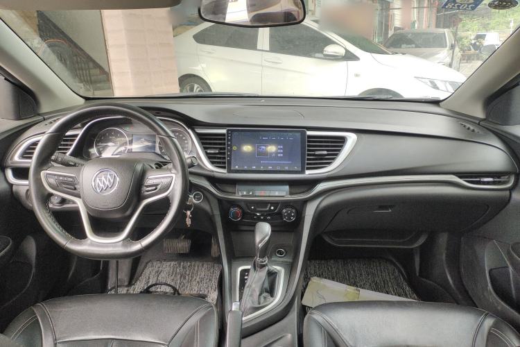 Used Buick GT 2018 18T Automatic Elite Model Center Console