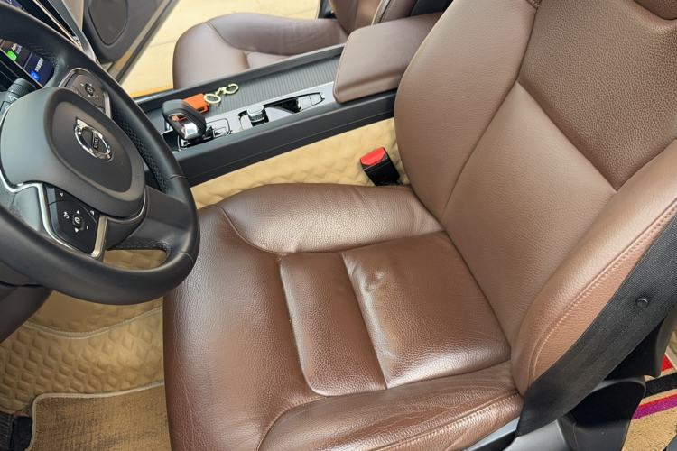 Used Volvo XC60 2023 B5 4x4 Smart Luxury Edition
