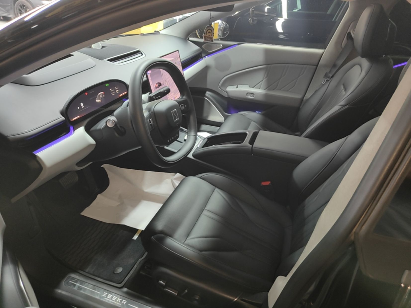 Zeekr 007 2025 Long-Range All-Wheel-Drive Intelligent Driving Version 100 kWh — снимка 17