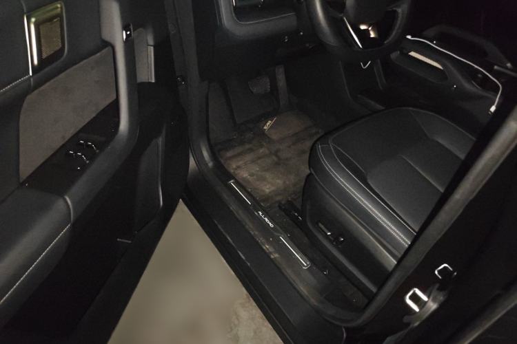 Used iCAR 03T 2024 520km Two-Wheel Drive Long-Range Version
