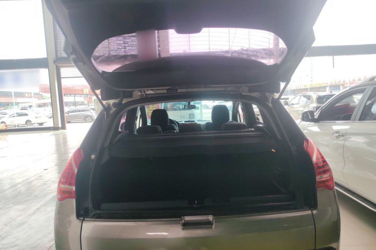 Used Peugeot 3008 2015 2.0L Automatic Classic Edition