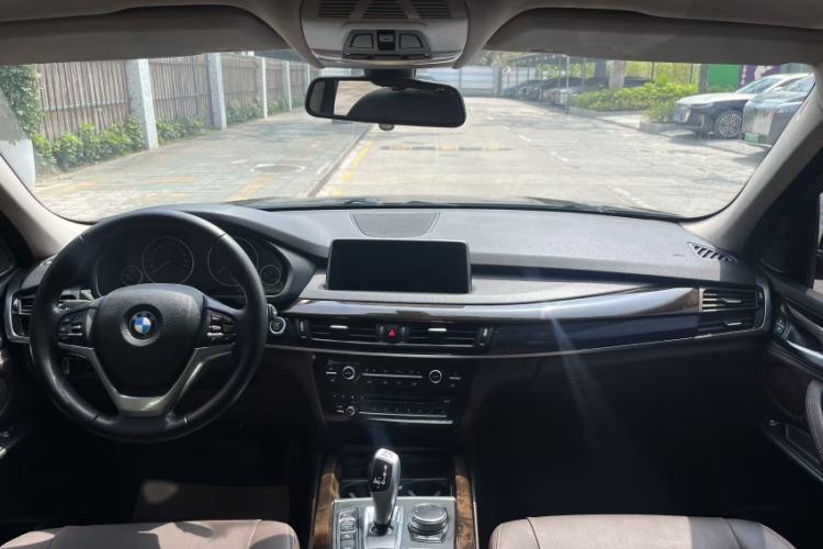 Used BMW X5 2017 xDrive28i
