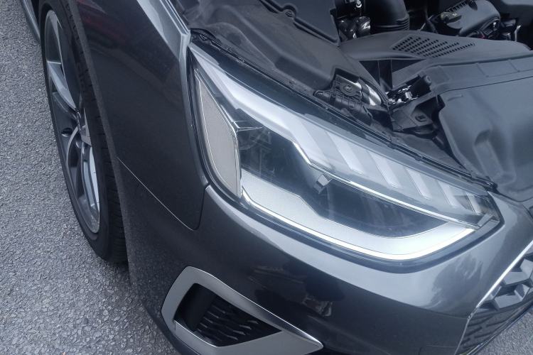 Used Audi A4L 2025 2 Million Units Enjoyment Version 40 TFSI Stylish and Dynamic Type Right Front Headlight