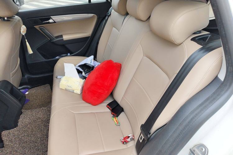 Used Volkswagen Gran Lavida 2013 1.6L Automatic Fashion Model
