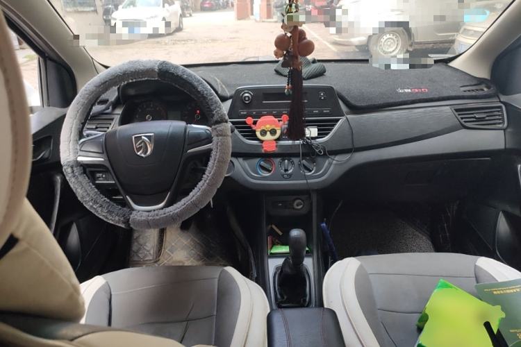 Used Baojun 310 2016 1.2L manual Comfort trim level