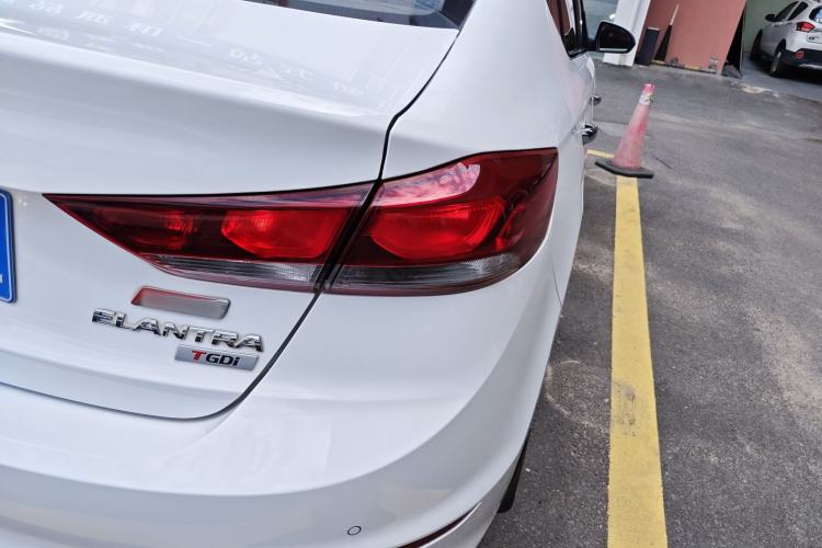 Used Hyundai Elantra (6th Generation / Lingdong) 2018 1.4T Dual-Clutch Xuan Dong · Dynamic Edition Right Rear Taillight