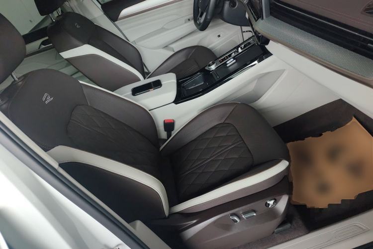 Used Volkswagen Tavendor 2024 380TSI All-Wheel Drive R-Line Cruise Edition Right Front Seat