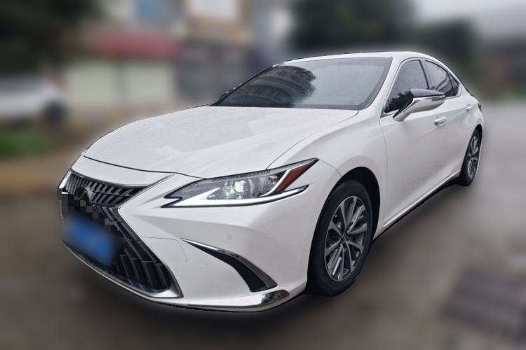 Used Lexus ES 2022 300h Excellence Edition
