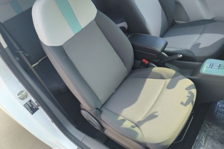 Used CHANGAN NEVO Lumin 2022 155 km – Refreshingly Sweet Edition Right Front Seat