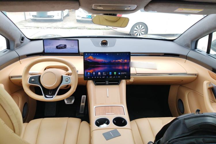 Used Hima Luxeed R7 2024 All-Electric 667 km Max
