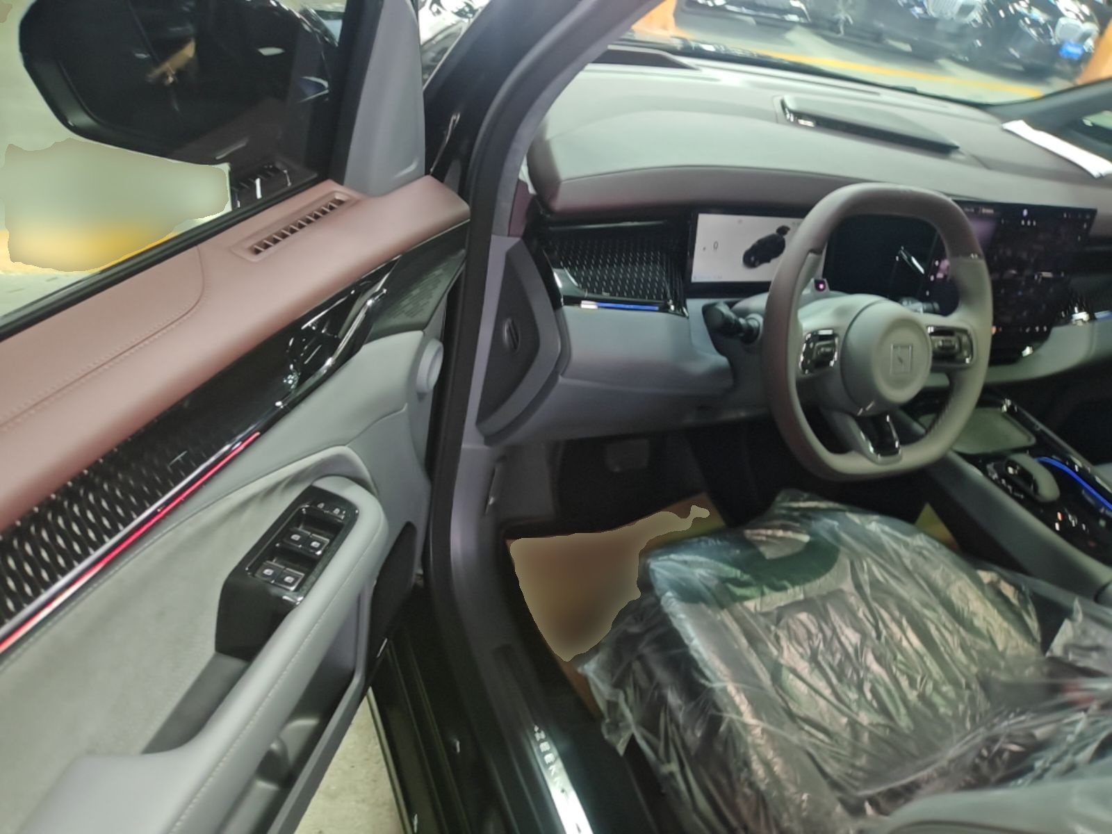 Zeekr 009 2024 Six-Seat Executive Version 4WD 108 kWh — снимка 20