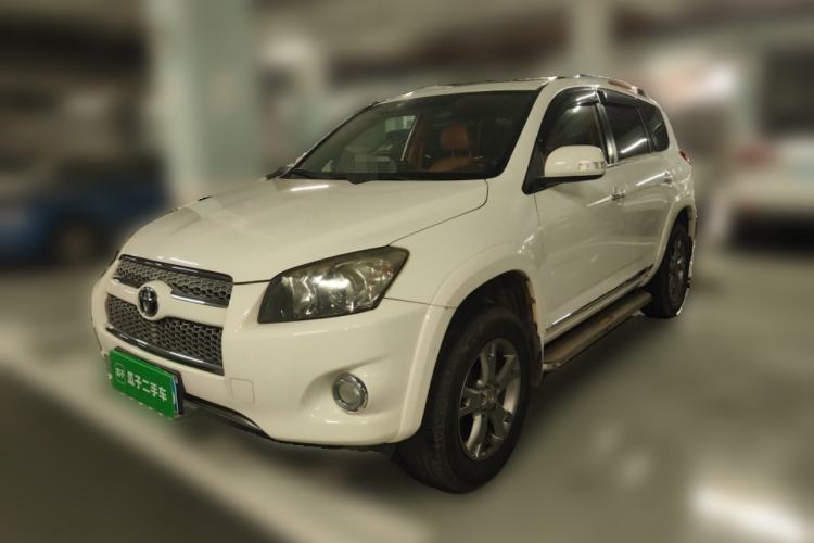 Used Toyota RAV4 2012 Luxurious 2.4L Automatic 4x4 with Stylish Features
