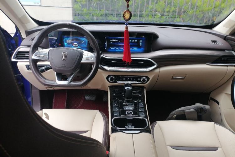 Used Bestune T77 2020 PRO 280 TID Automatic Luxury Model Center Console