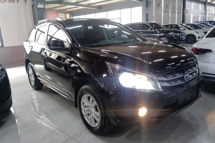 Used Venucia T70 2016 2.0L CVT Smart Choice Edition
