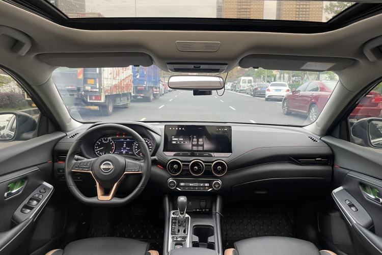 Used Nissan Sylphy 2023 1.6L CVT Black Gold Edition Interior 6