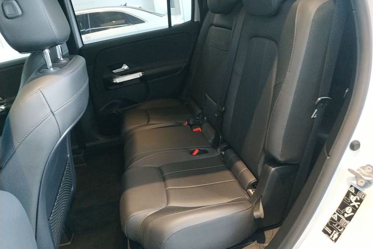 Used Mercedes-Benz GLB 2021 GLB 200 Fashion Model Left Rear Seat