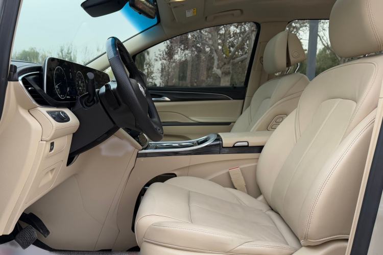 Used Buick GL8 2022 ES Landtrek 653T Luxury Edition
