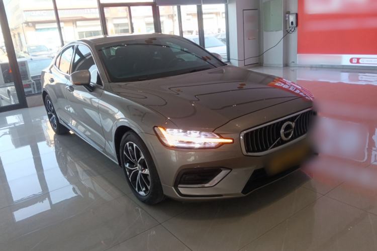 Used Volvo S60 2021 T4 Zhiyi Luxury Edition
