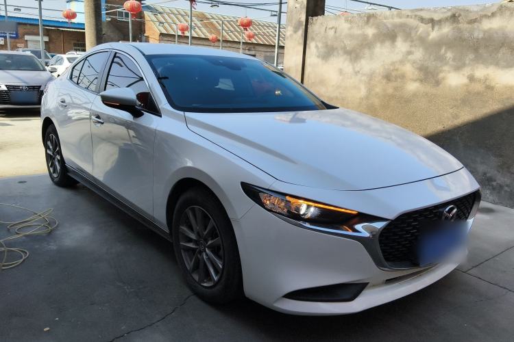 Used Mazda 3 Axela 2023 2.0L Automatic Zhiqing Edition Front Right 45 Deg