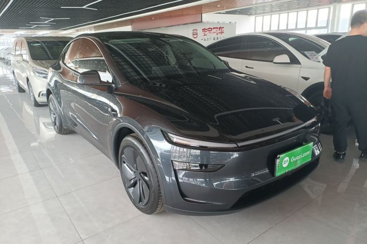 Used Tesla Model Y 2025 Rear-Wheel Drive First Edition Front Right 45 Deg