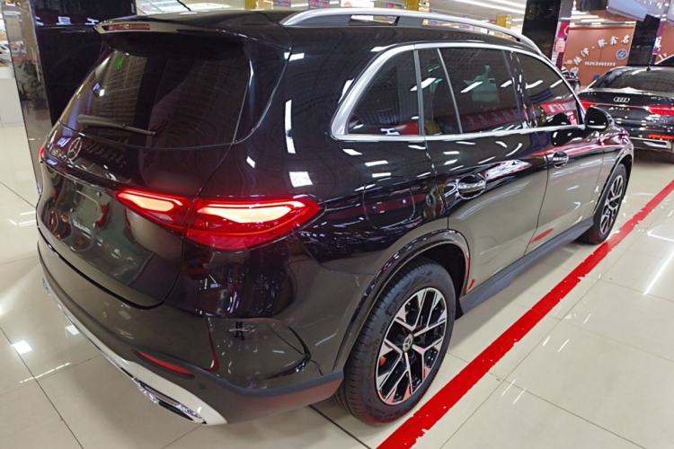 Used Mercedes-Benz GLC 2024 Facelifted GLC 260 L 4MATIC Luxury Version 5 Seats