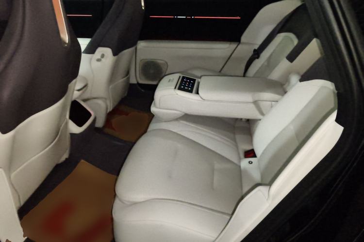 Used Avatr 12 2025 Ultra Extended-Range Edition Left Rear Seat